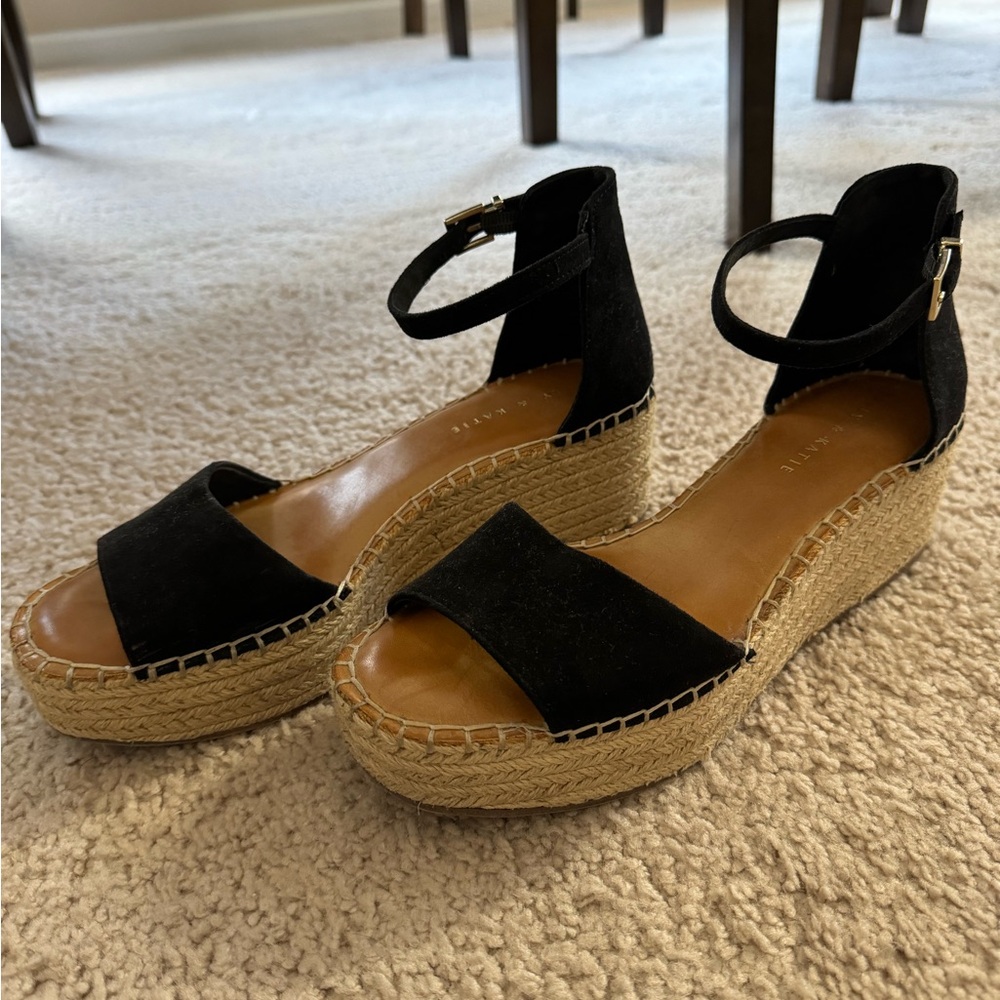 Kelly & Katie black platform sandals 9.5